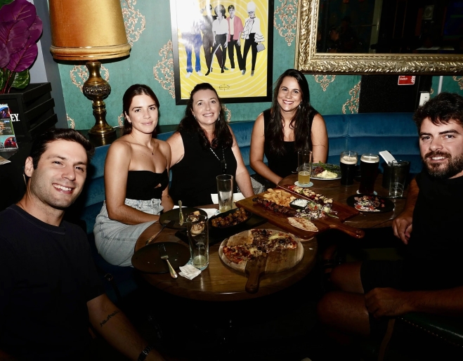 Live Music Bottomless Sunday Sessions Den Devine