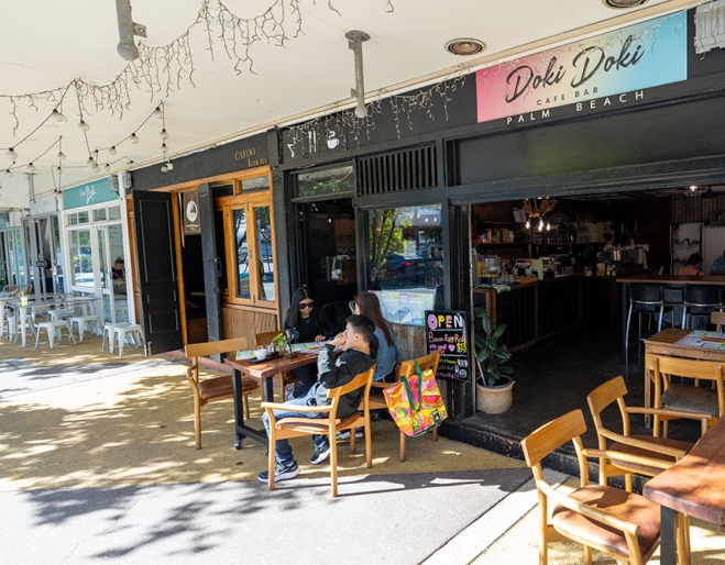 Cafe Bar Doki Doki Palm Beach