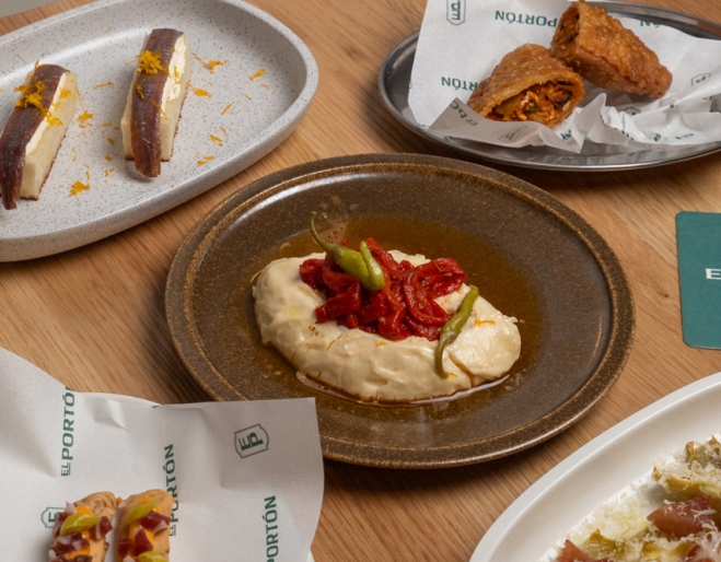 Plates of food, El Portón Benowa 