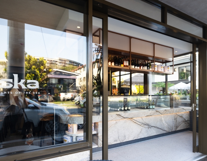 Eska exterior, Eska Seafood Nobby Beach