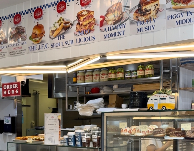 Janus Deli Surfers Paradise 