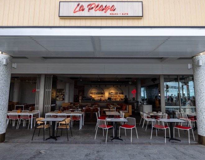 La Playa Surfers Paradise 