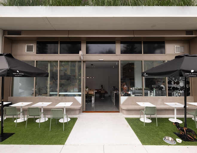 Facade of Sonder Broadbeach