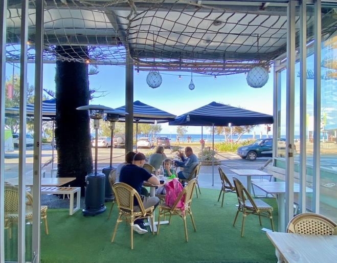 Sandbar Surfers Paradise 
