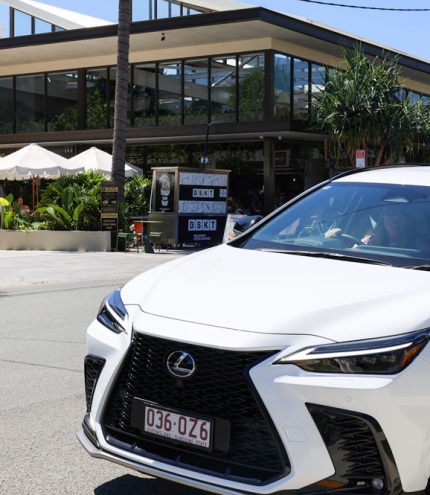 Lexus-X-Nobby-Beach