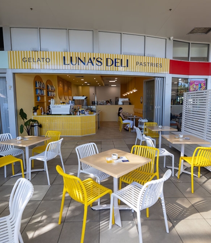 Exterior of Luna's Deli Coolangatta