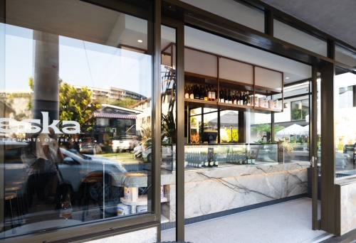 Eska exterior, Eska Seafood Nobby Beach