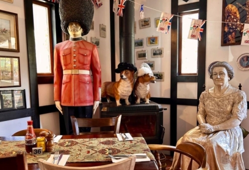 Guard and Queen at Fox & Hounds 