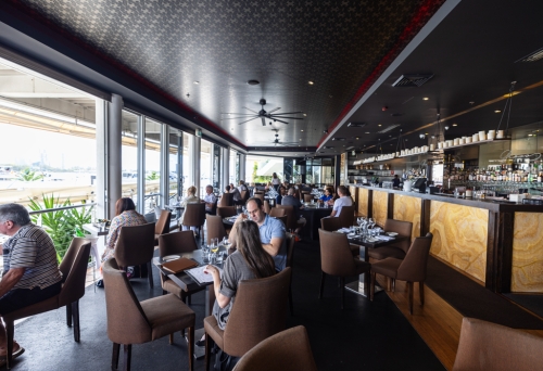 Glass Dining & Lounge Bar Main Beach 