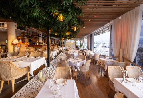 La Luna Dining Main Beach 