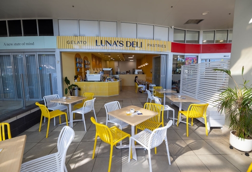 Exterior of Luna's Deli Coolangatta