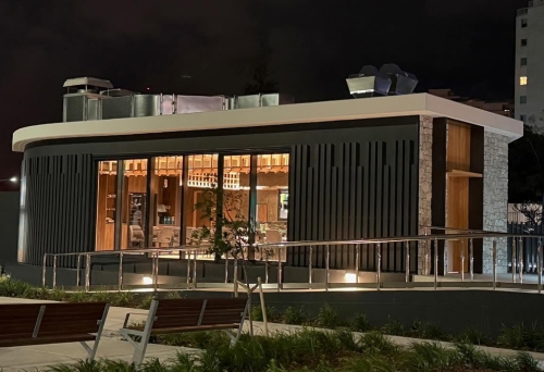 Exterior of restaurant, One Eighty Labrador 