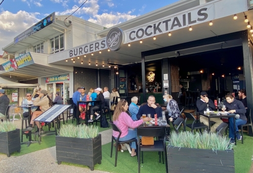 St Helens Bar & Grill Kirra
