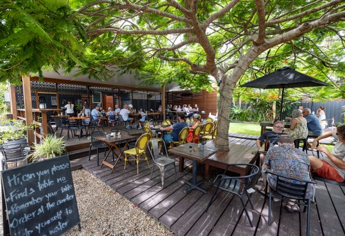 Stones Throw Cafe Currumbin Waters 
