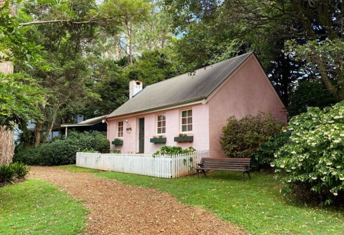 The English Cottage Tamborine Mountain