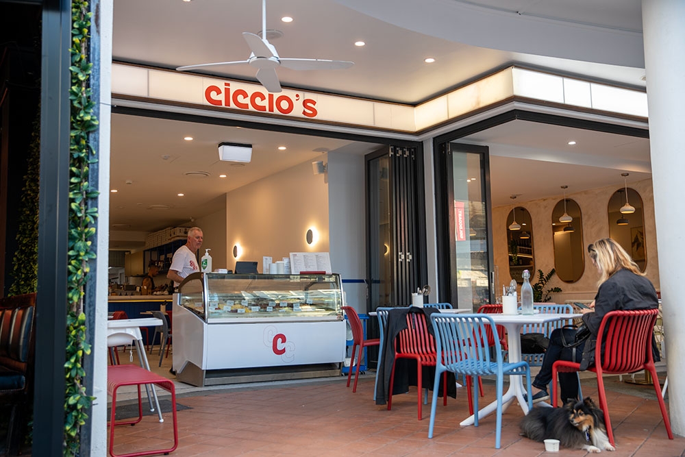 Outdoor table at Ciccio's Pizza & Gelato
