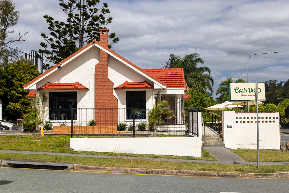 Exterior shot, Costa Taco Broadbeach