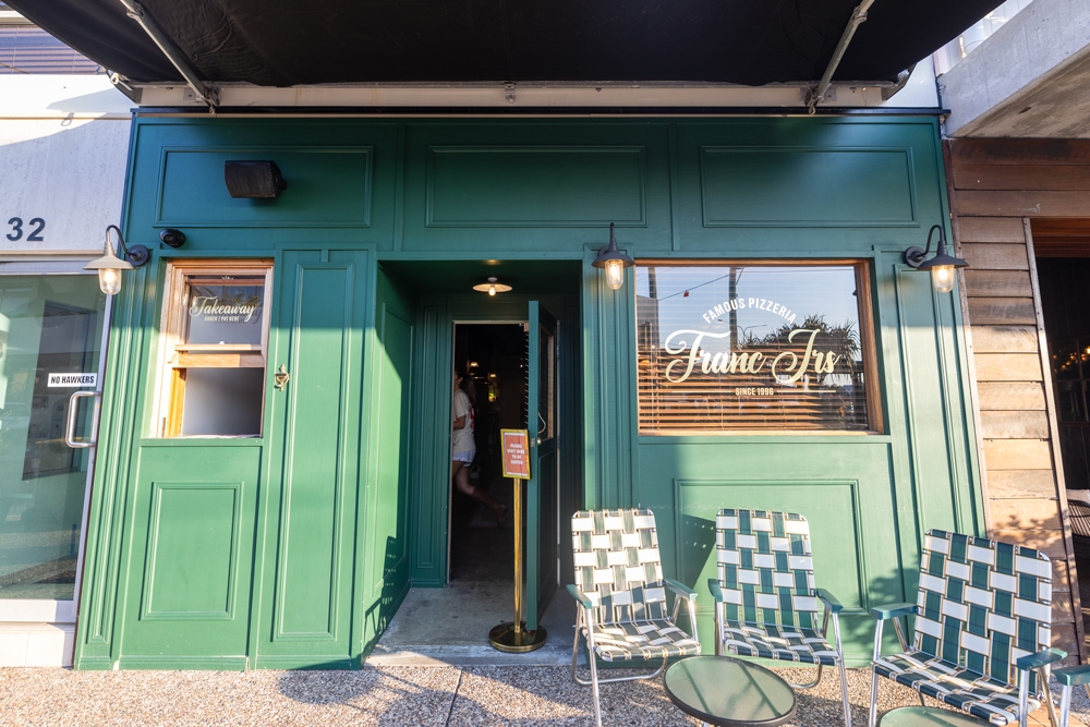 Exterior, Franc Jrs Nobby Beach