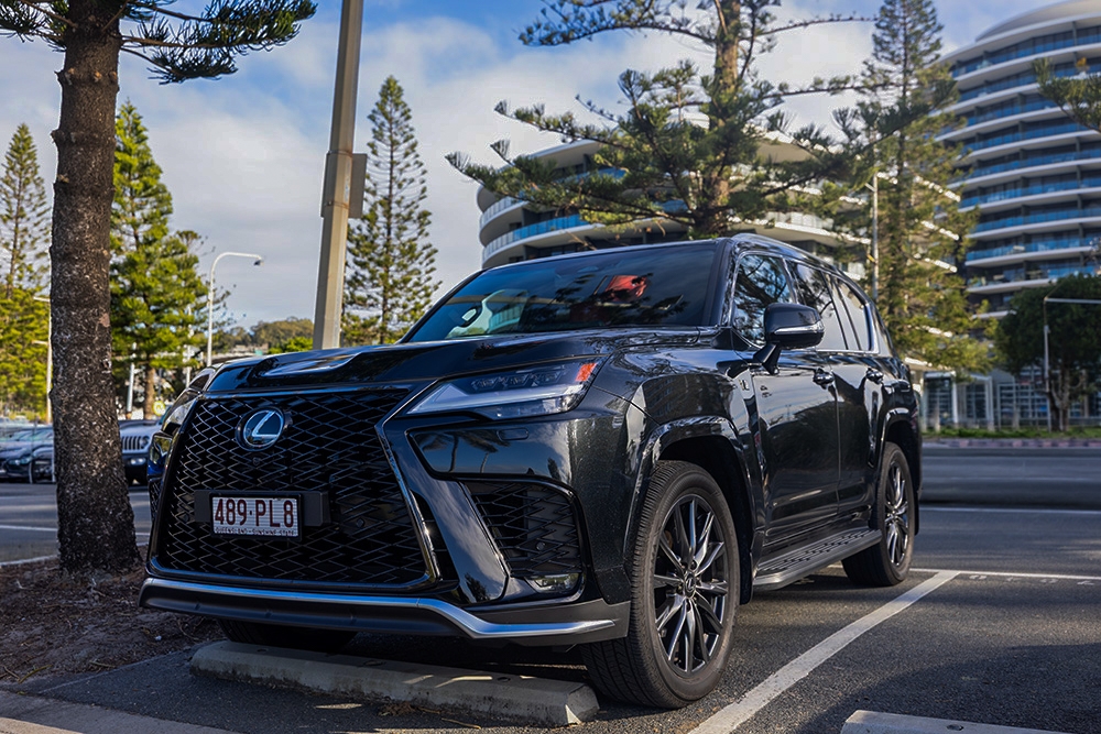 Lexus LX in Burleigh 