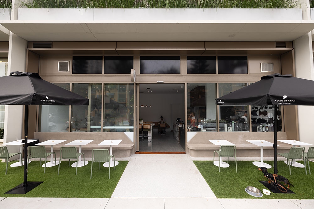 Facade of Sonder Broadbeach