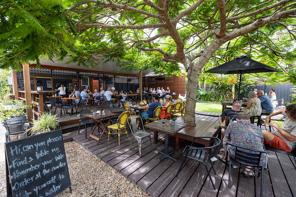 Stones Throw Cafe Currumbin Waters 