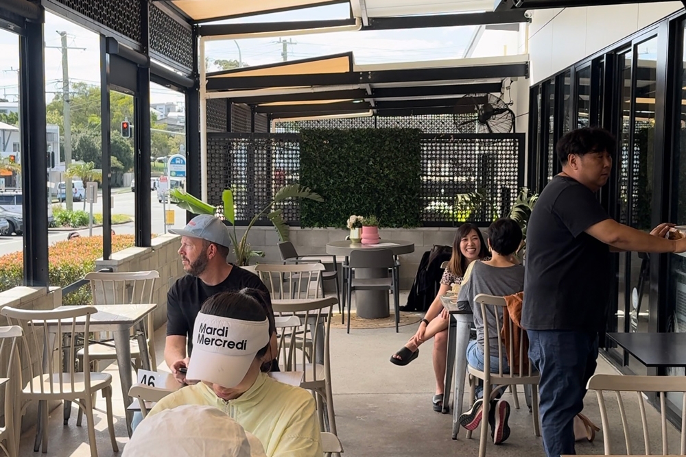 Alfresco seating area, 5B2F Bakehouse, Southport