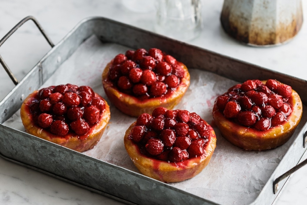 Fruit tarts at Banjo's Bakery