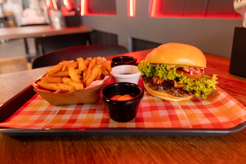 Benny's American Burger Surfers Paradise 