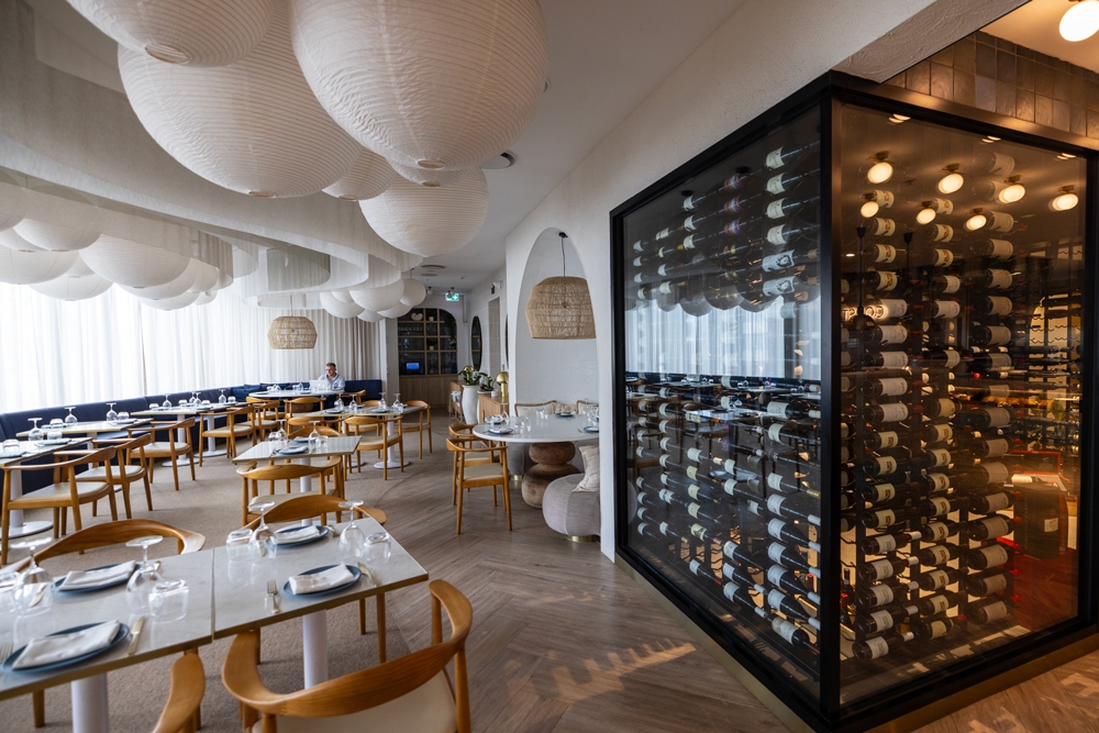 COAST Beach Bar & Kitchen Surfers Paradise 