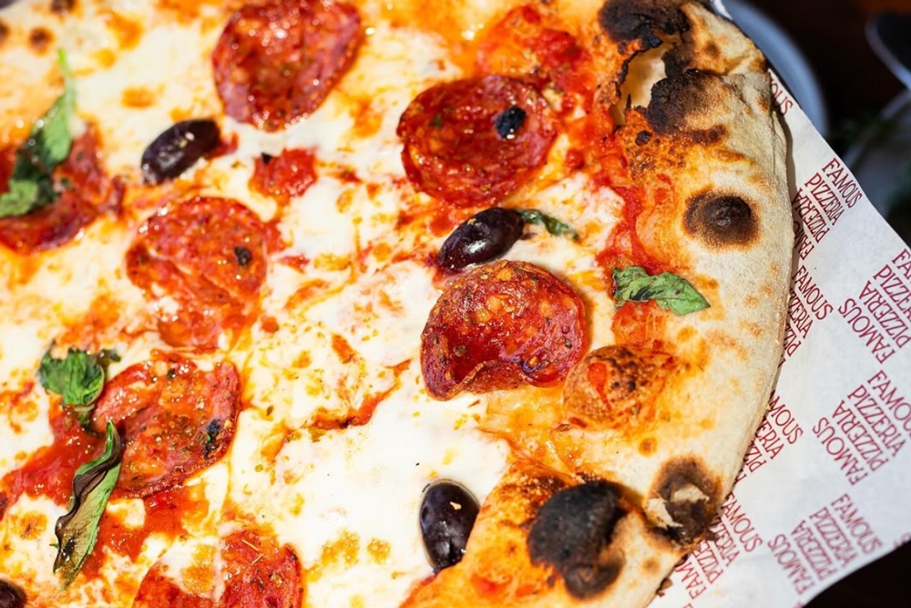 Pepperoni pizza,  Franc Jrs Nobby Beach
