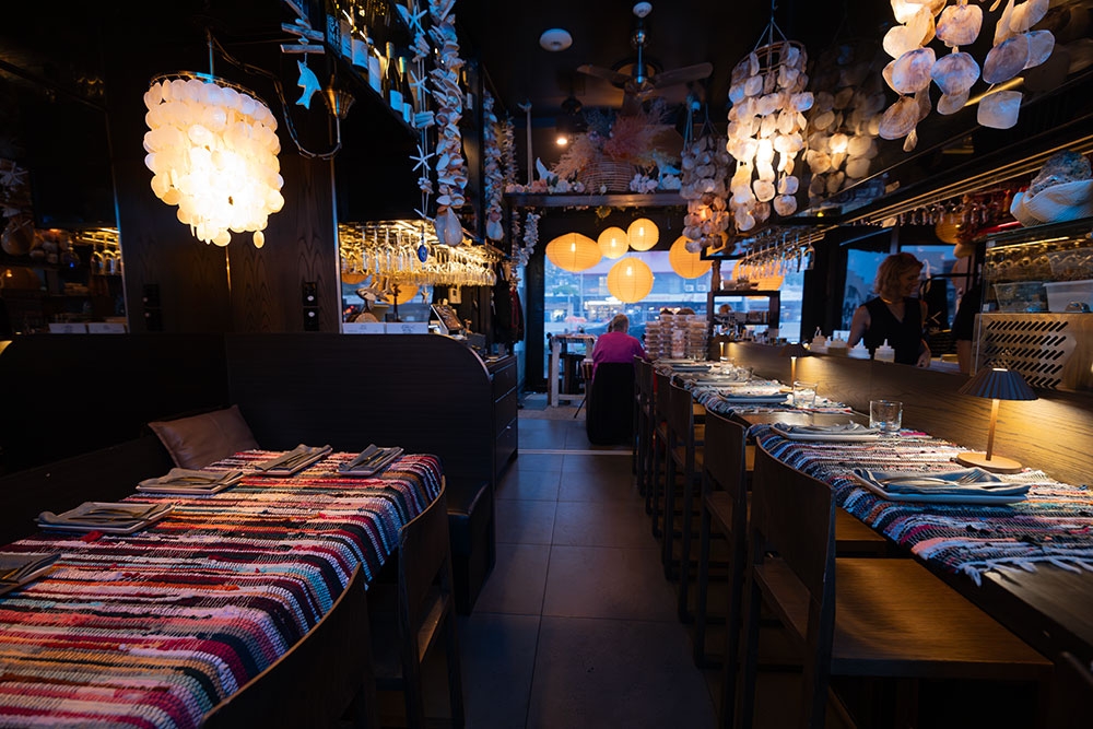 Seating inside Manny's Wine & Fish Burleigh Heads