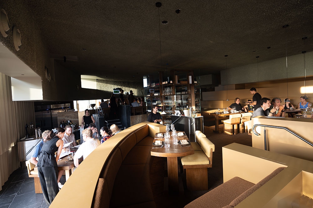 Customers inside Norte