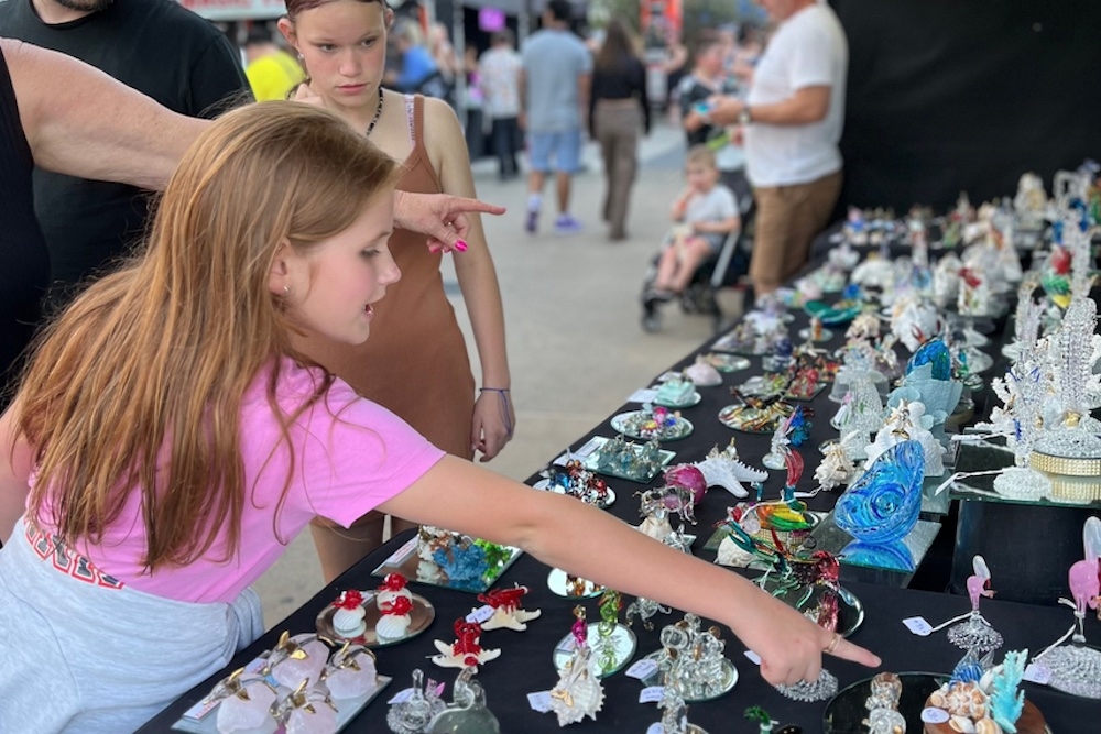 Surfers Paradise Beachfront Market