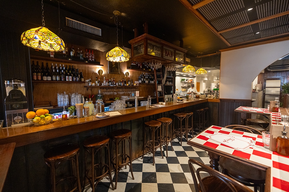 Bar