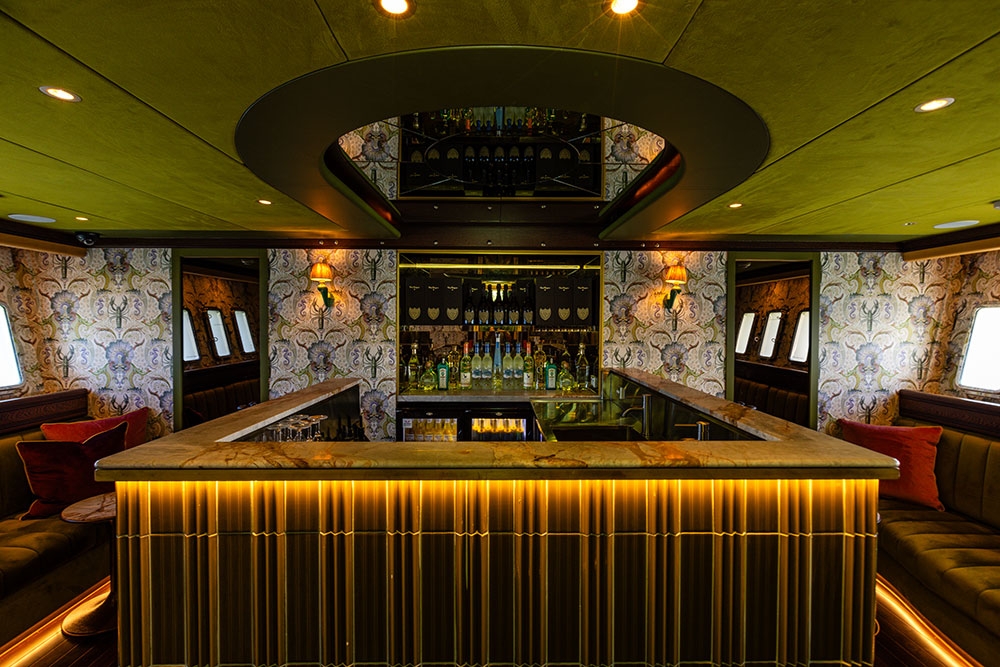 Capri Lounge Bar, YOT Club Capri 
